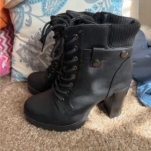 Dream Pairs Black Lace-Up Chunky Heel Boots